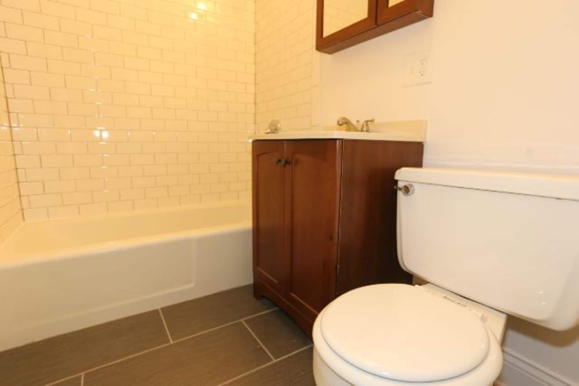 Building Photo - 2010 N Orleans St