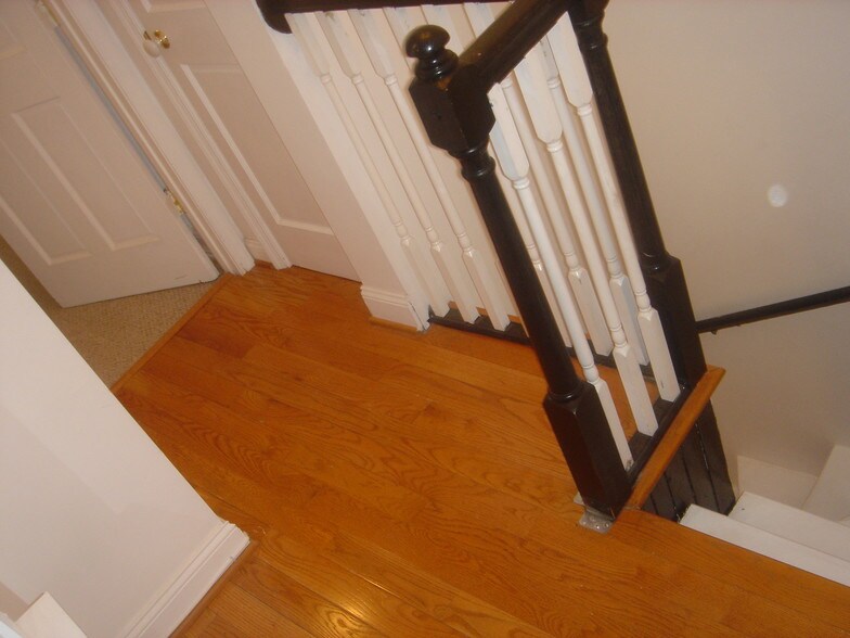 Building Photo - 2538 Foster Ave