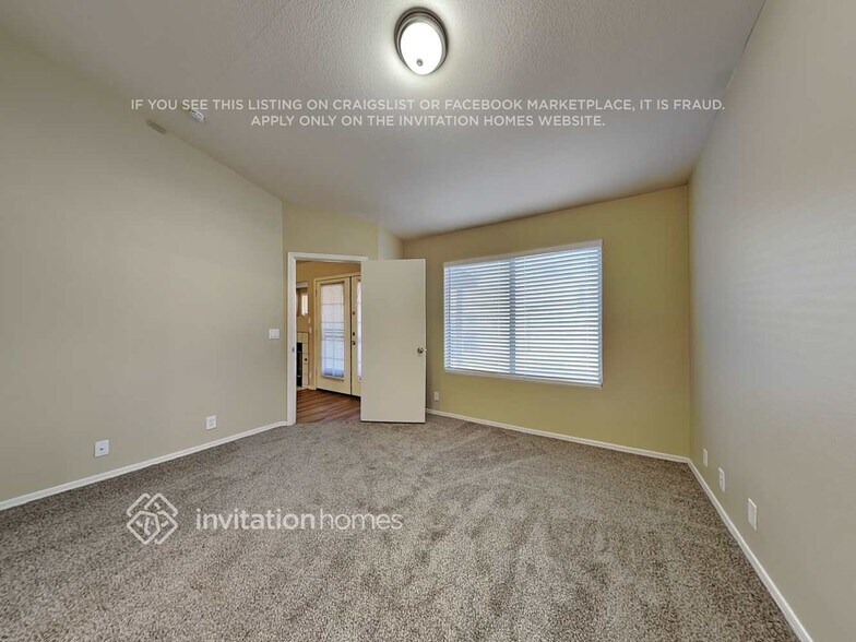 Building Photo - 8812 W Holly St