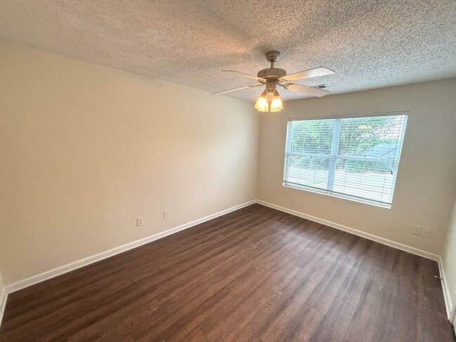 Building Photo - 261 Katydid Dr