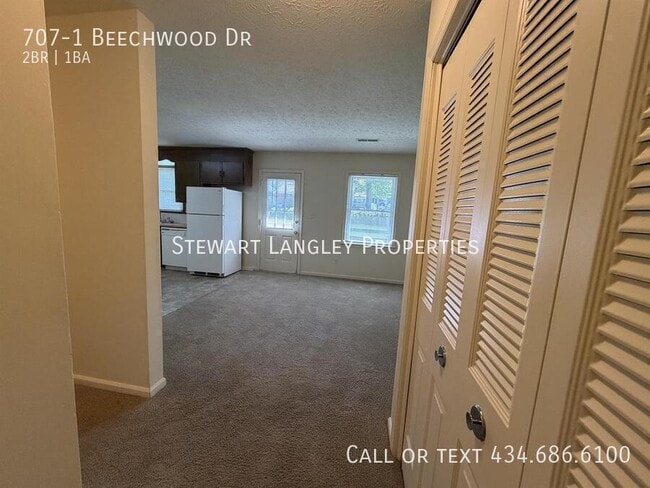 Building Photo - 707 Beechwood Dr