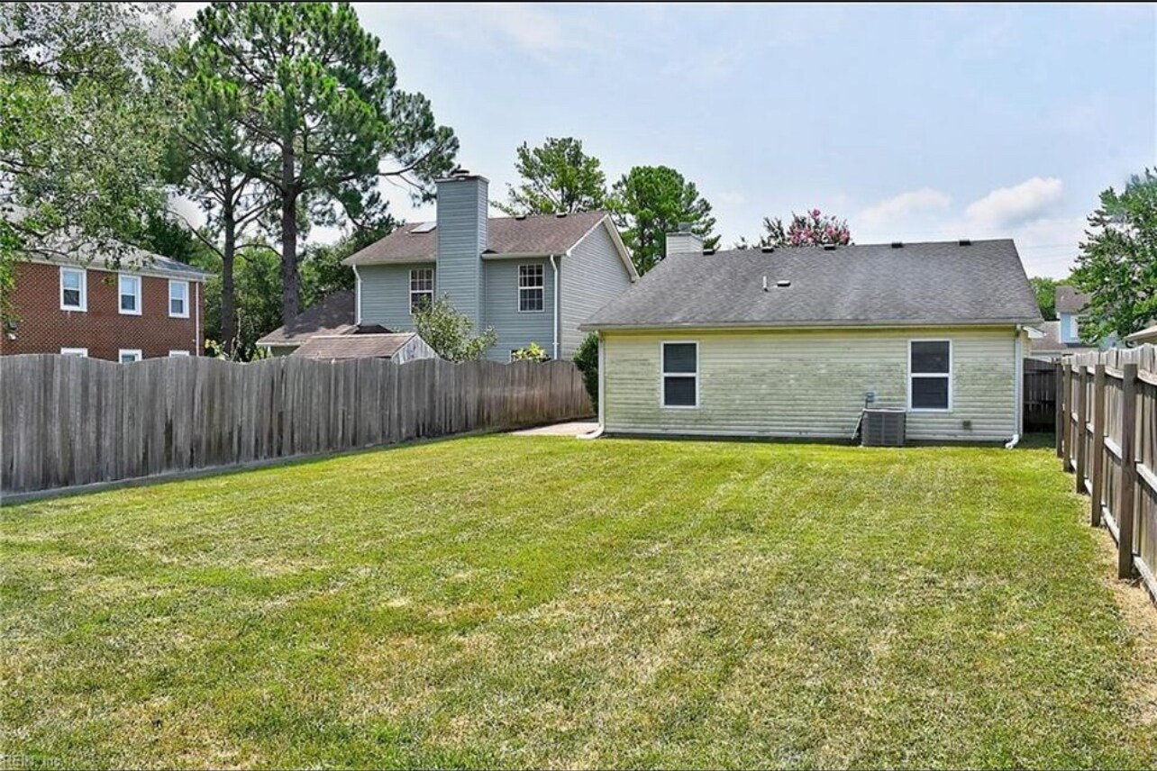 Building Photo - 1106 Eaglewood Dr