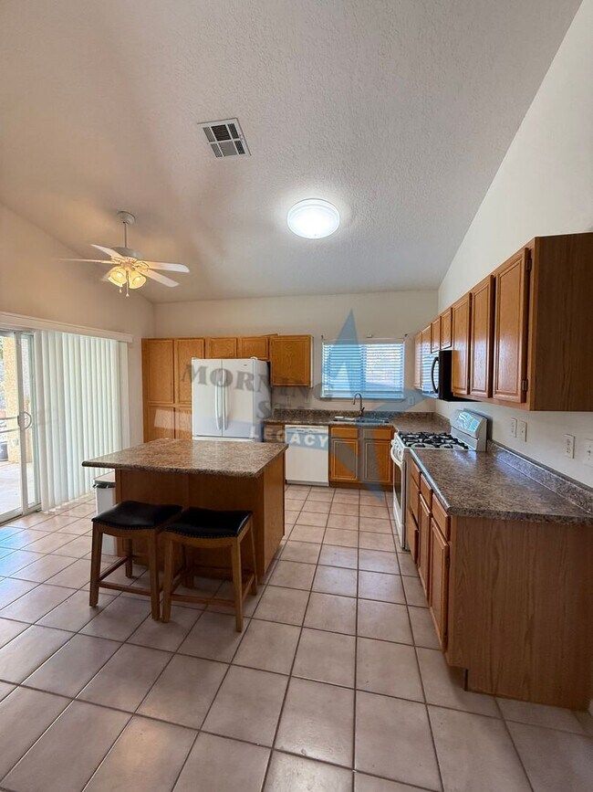 Building Photo - 276 Los Arboles Ct