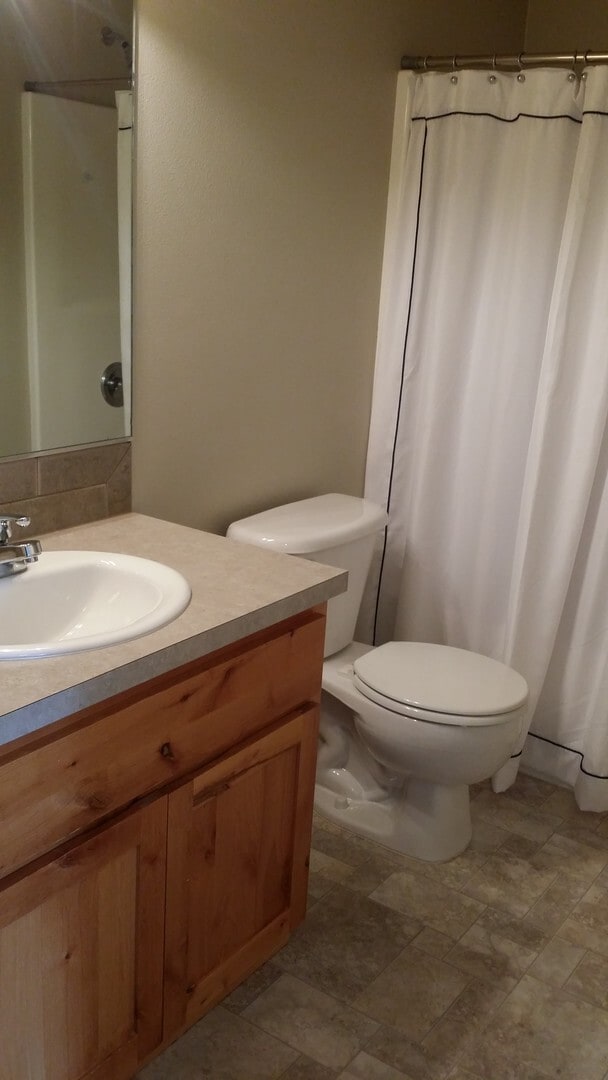 Building Photo - 3-Bedroom House in West Newberg
