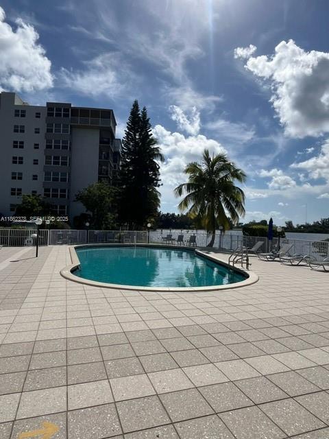 Building Photo - 1175 Miami Gardens Dr