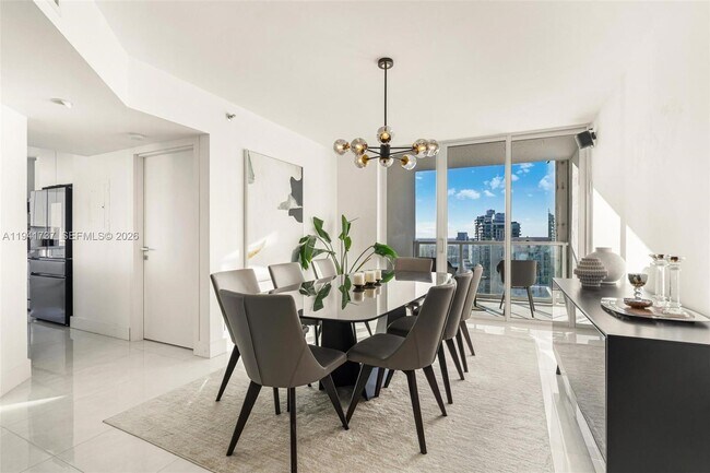 Building Photo - 16485 Collins Ave