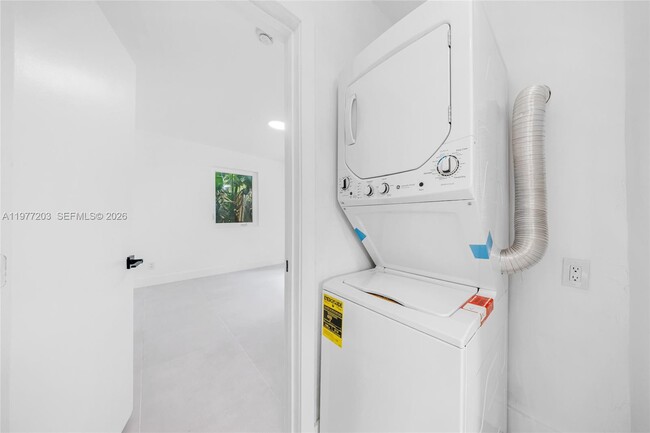 Building Photo - 250 NW 98th St