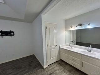 Building Photo - 25 Cll Tulipan