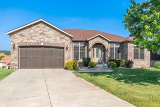 Building Photo - 185 Stoney Pointe Dr