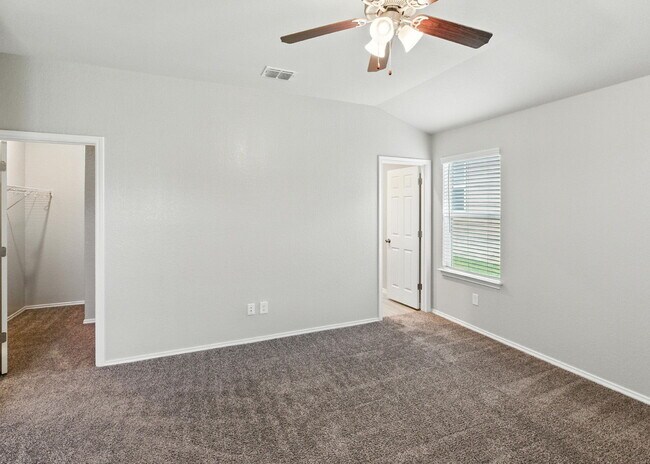Building Photo - Immaculate 3BR/2BA Home Featuring Open-Con...
