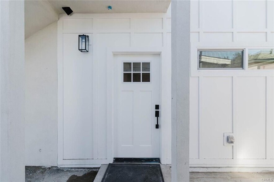 Building Photo - 5732 Willowcrest Ave