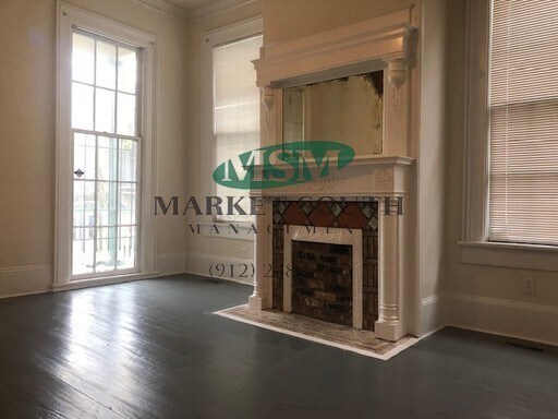 Building Photo - 308 E Waldburg St