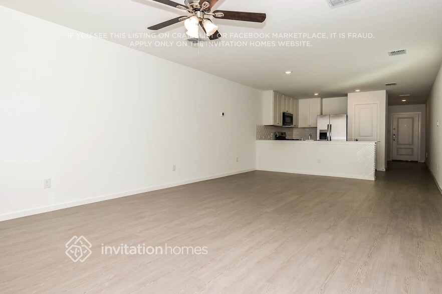 Building Photo - 1407 Merlin Blf St
