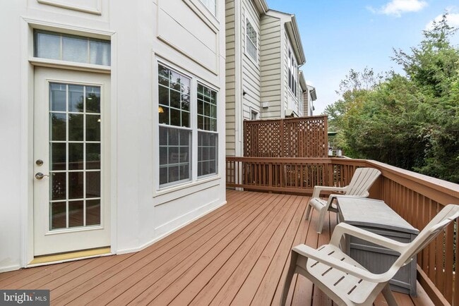 Building Photo - 981 Herons Run Ln