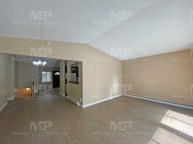 Building Photo - 1209 Montgomery St