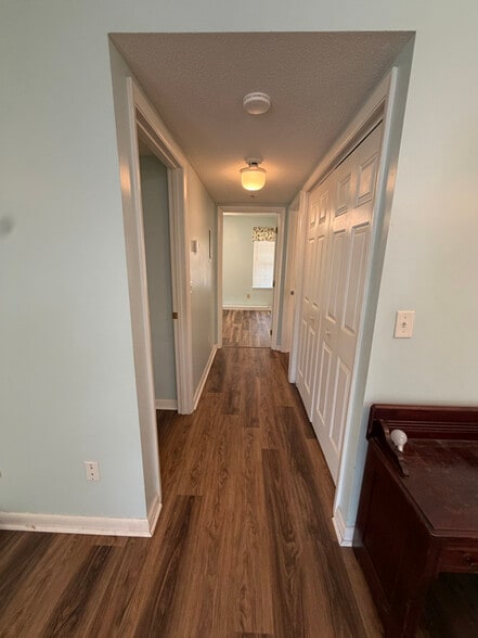 Building Photo - 1226 Wilshire Cir