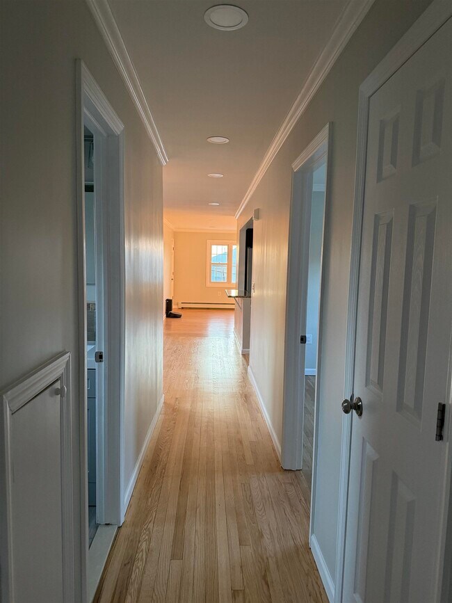 Building Photo - 6500 Columbia Ave