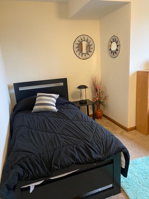 Building Photo - 8821 N Greenwood Ave