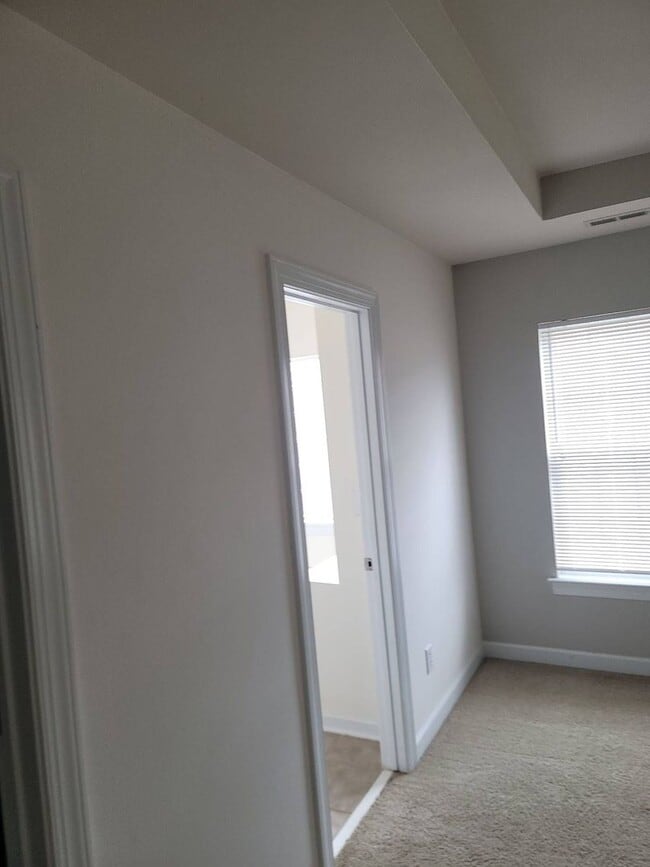 Building Photo - Nice Townhome off Providence Rd/485 South