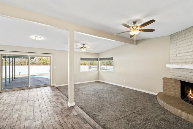 Building Photo - Charming home located in Indian Ridge Esta...