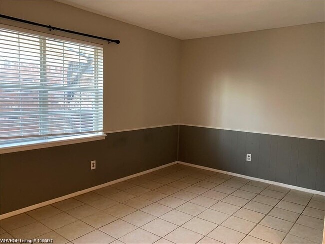 Building Photo - 2808 Grinnell Ave