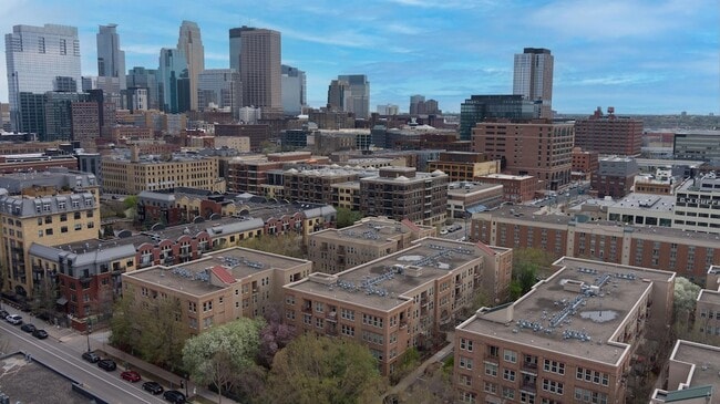 Building Photo - 545 N 1st St