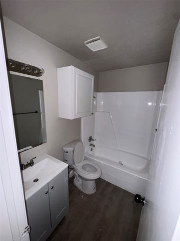 Building Photo - 614 Londonderry Ln