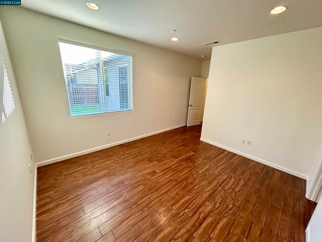 Building Photo - 47 Sugarbush Ct