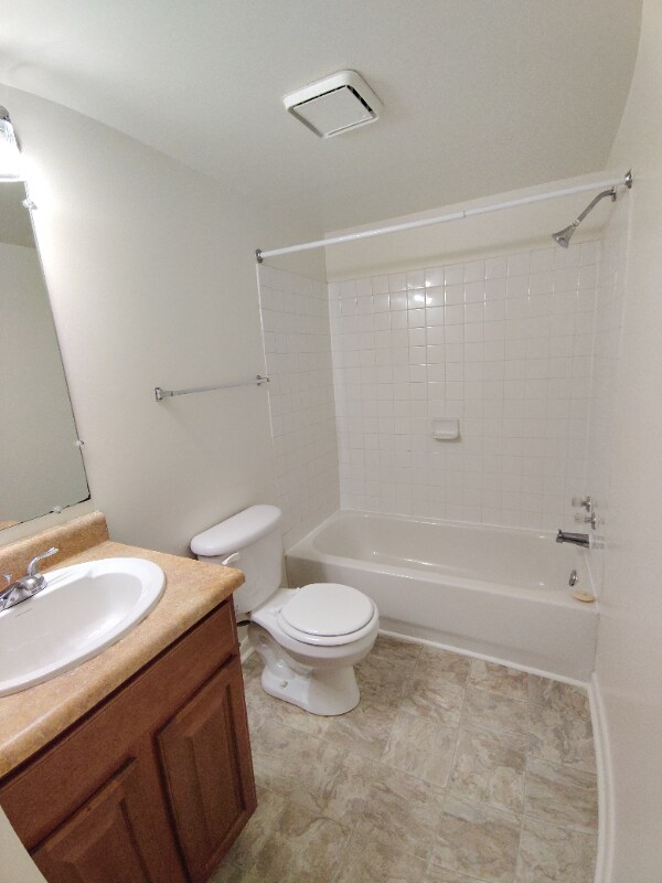 Building Photo - 600 Reusens Rd