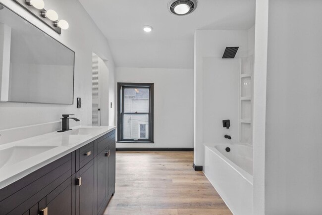 Building Photo - 335 1st St