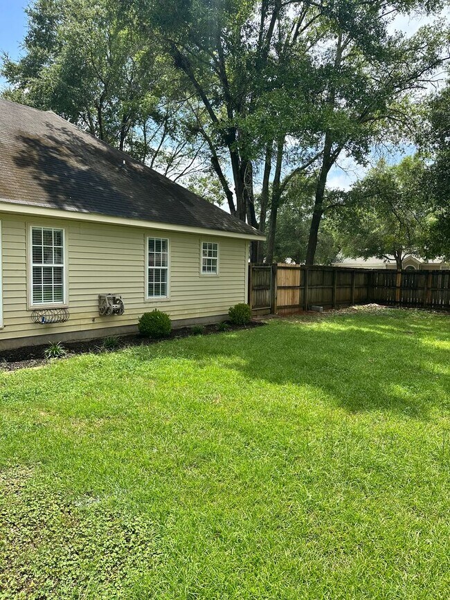 Building Photo - Gorgeous Home in Dothan, AL