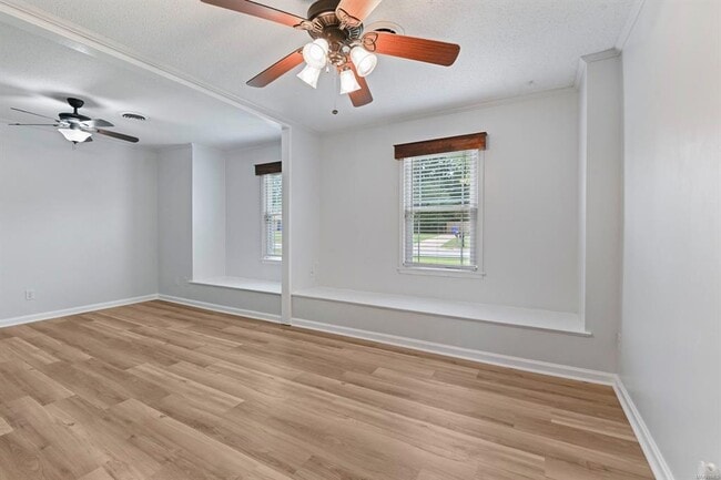 Building Photo - 111 Lori St