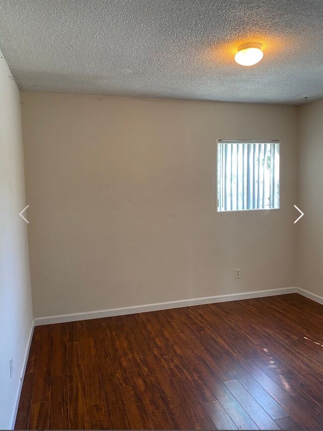Building Photo - Single story 2 bed, 1 bath home with patio!