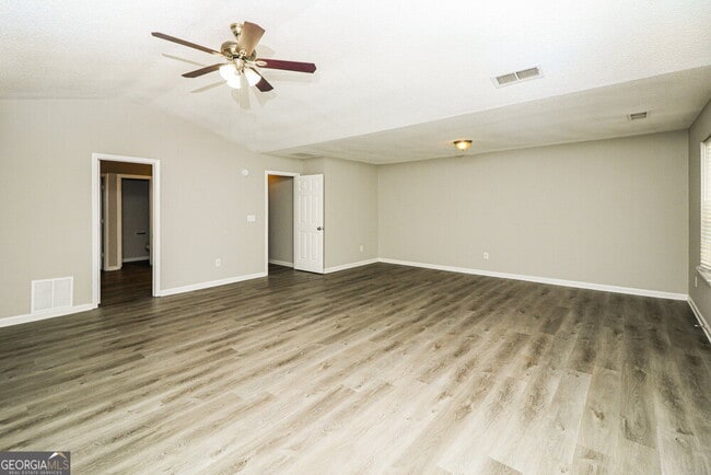 Building Photo - 852 Cascade Crossing