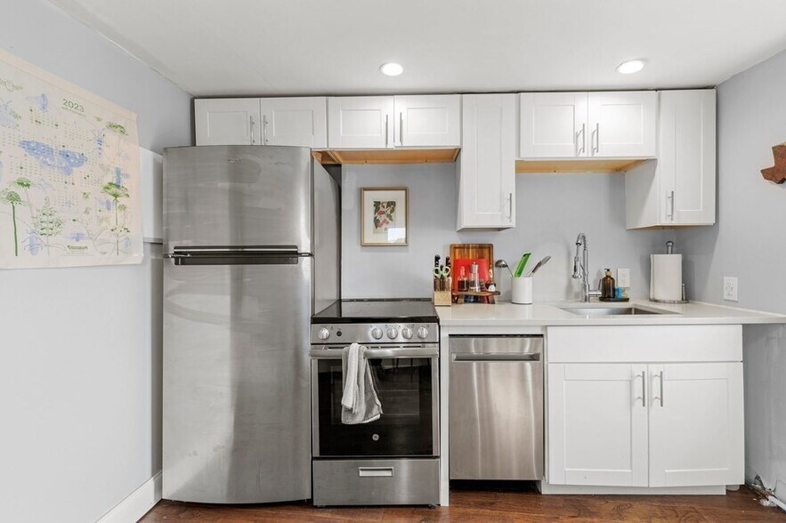 Building Photo - 1 Telegraph St