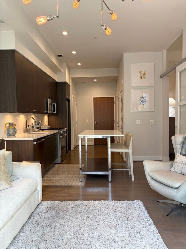 Building Photo - Southwest Water Front One Bedroom W/All Am...