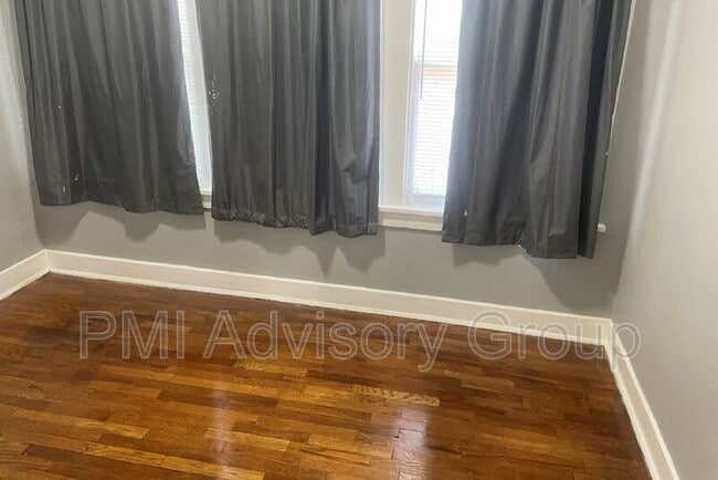 Building Photo - 509 SW 5th St