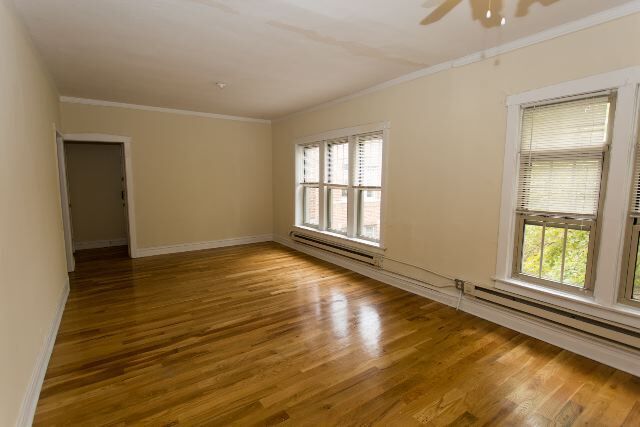 Building Photo - 629 W Barry Ave