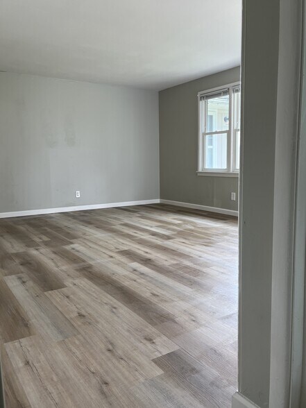 Living room - 5943 Raytown Rd