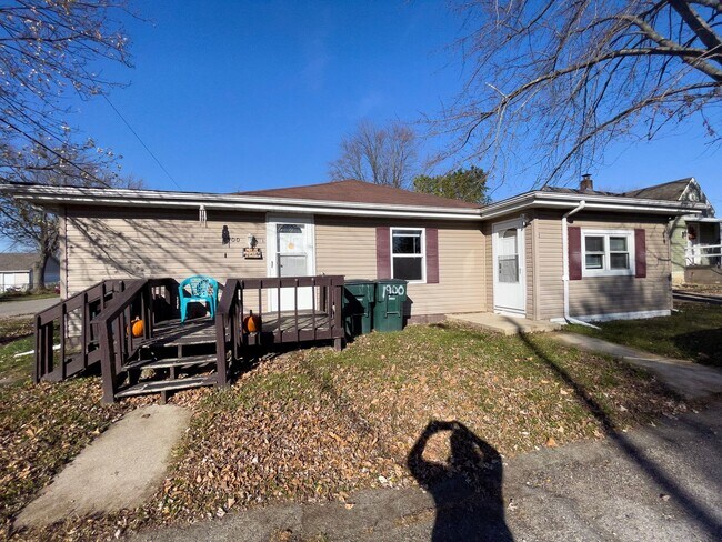 Building Photo - 1900 E 22nd St
