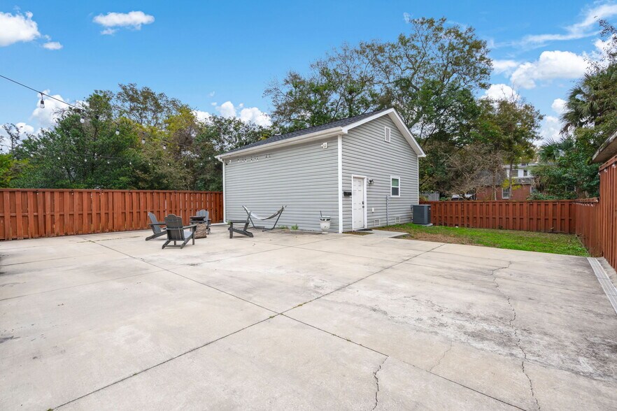 Building Photo - 65 Folly Road Blvd