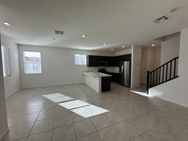 Building Photo - Henderson Townhome for rent