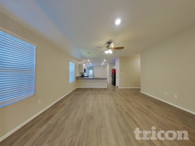 Building Photo - 210 Pine cavern dr