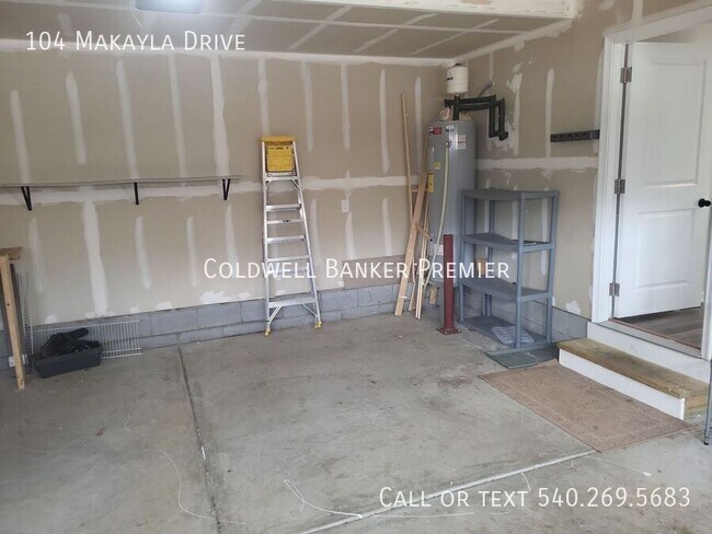 Building Photo - 104 Makayla Dr