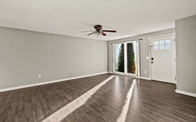 Building Photo - 1637-1639 E Hastings Ave