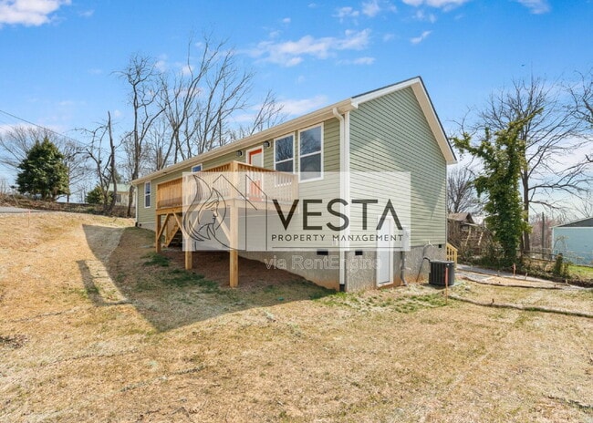 Building Photo - 110 Deaver Park Cir