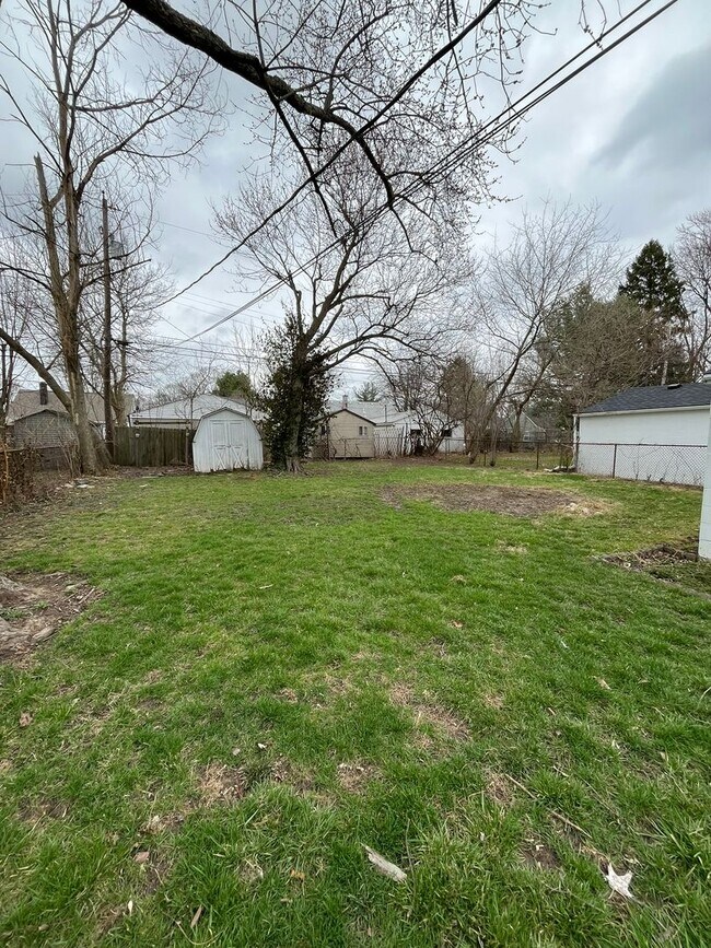 Building Photo - Spacious 3-Bedroom Ranch with 2-Car Garage & Oversized Fenced Backyard