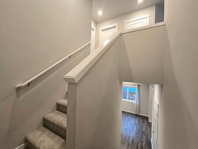 Building Photo - 3 Bedroom 2.5 Bath Home in Stanwood