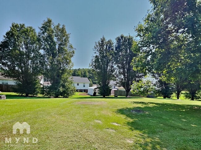 Building Photo - 1248 Grovewood Dr