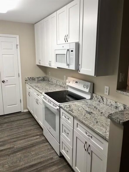 Kitchen - 50 Pebble Beach Cv
